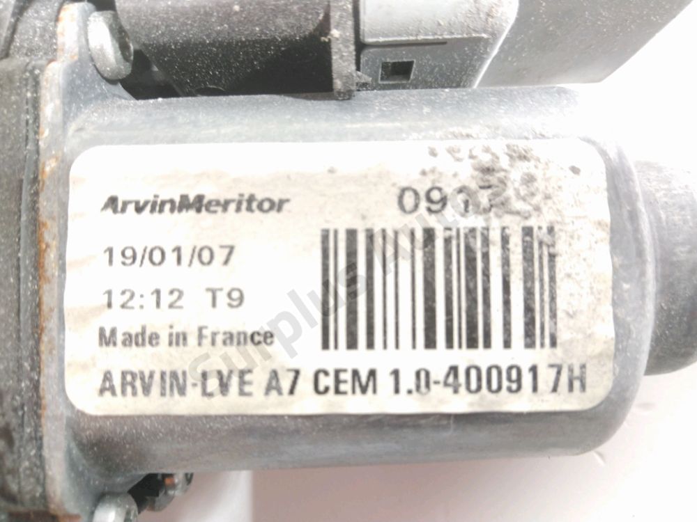 Lève-vitre électrique avant gauche