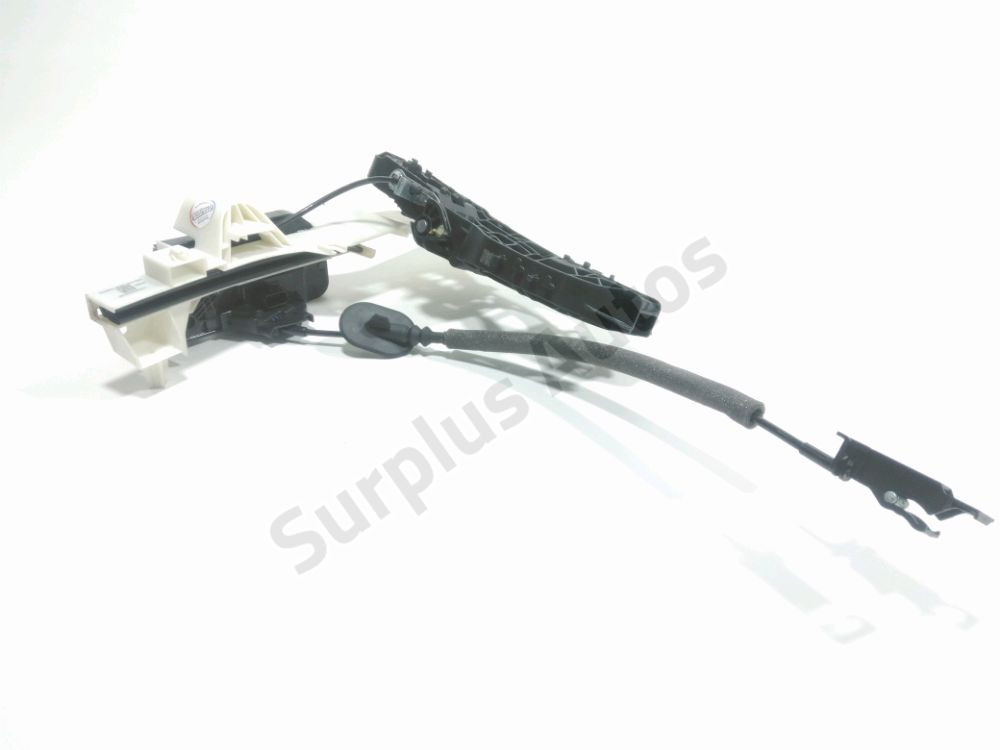 Serrure de porte avant droite