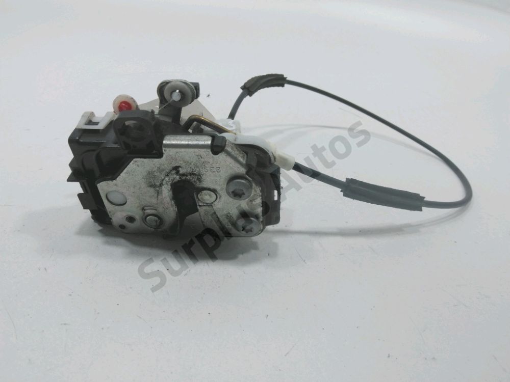 Serrure de porte avant gauche