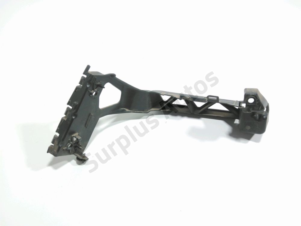 Support droit de pare-choc arrière