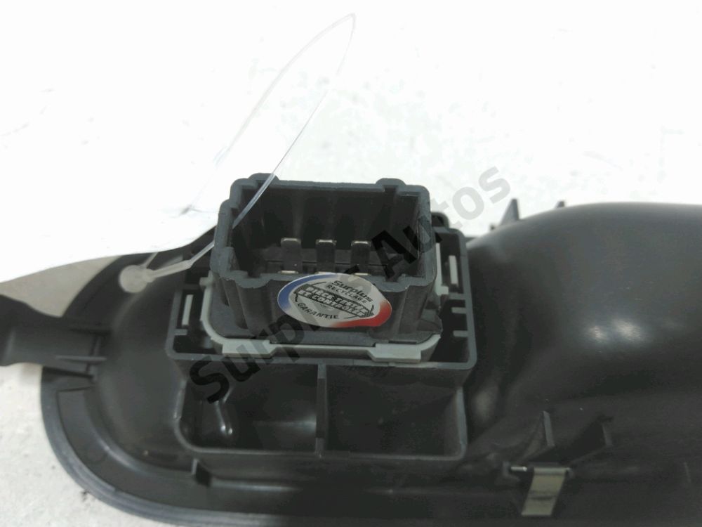 Commande lève-vitre avant droit