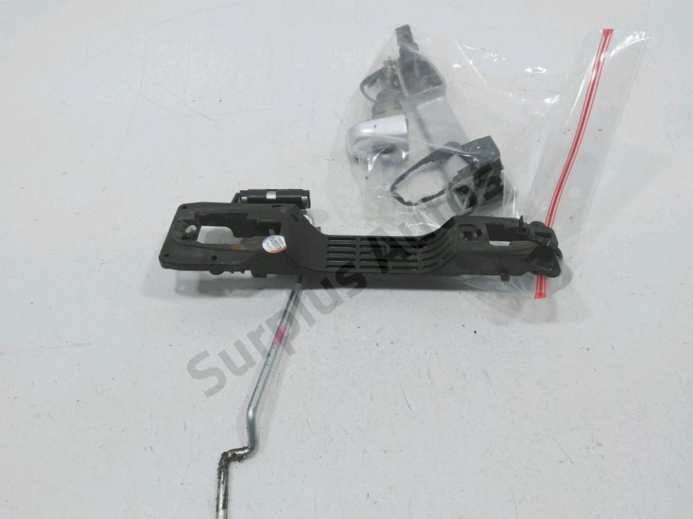 Poignee exterieure avant gauche