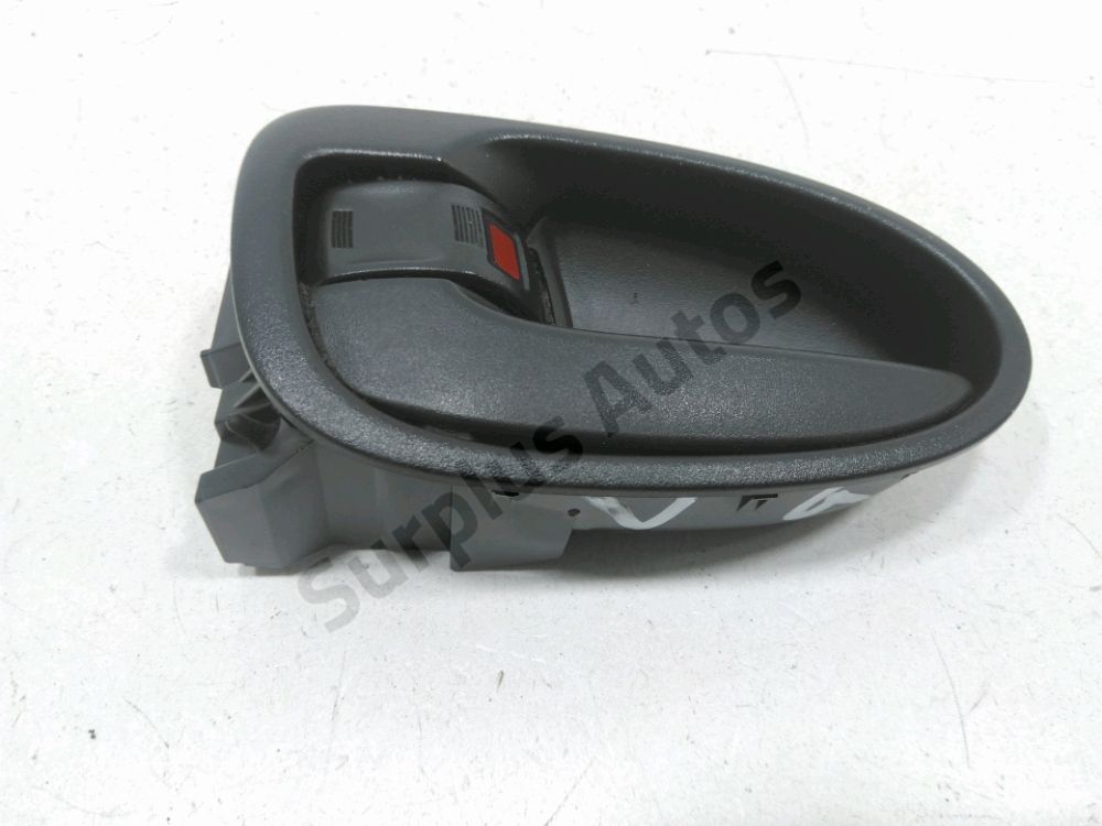 Poignee interieure porte avant gauche