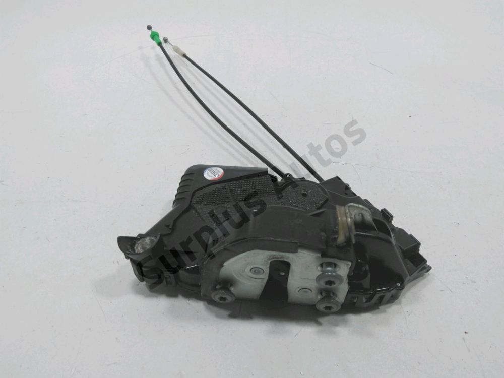 Serrure de porte avant droite