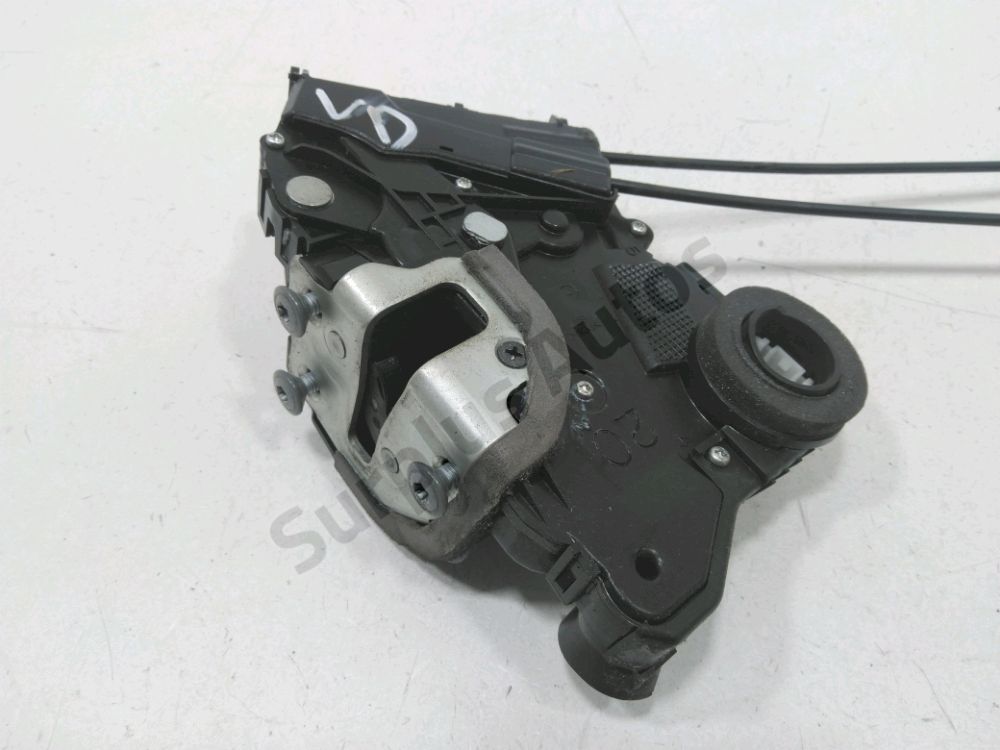 Serrure de porte avant droite