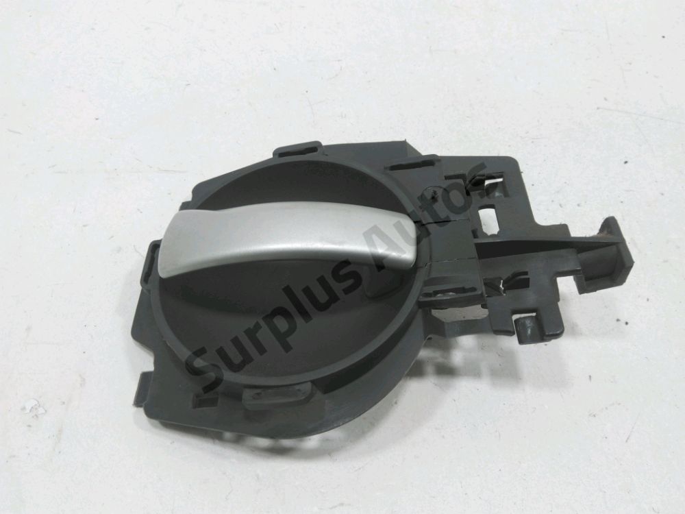 Poignée intérieure porte avant droite