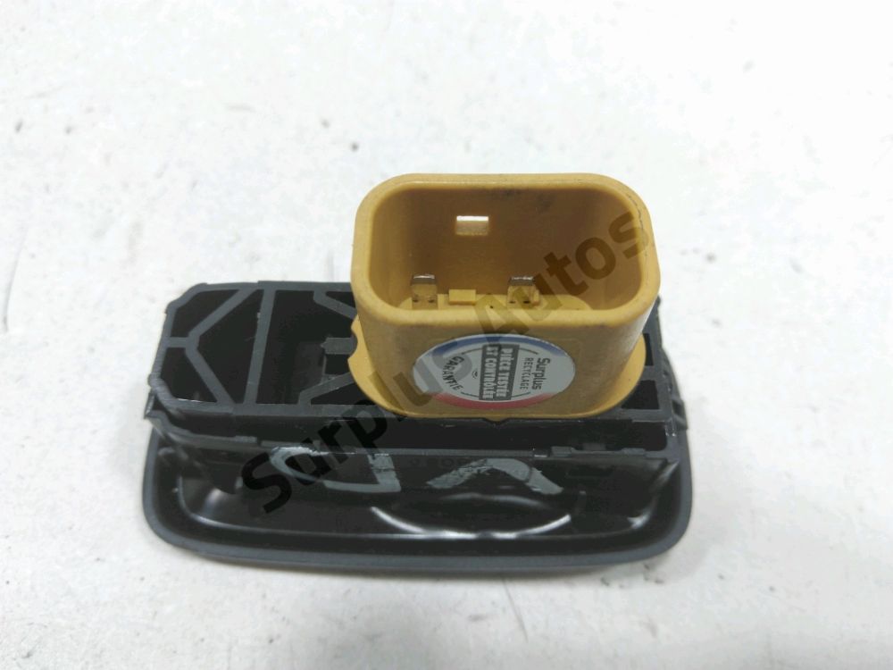 Commande lève-vitre avant droit