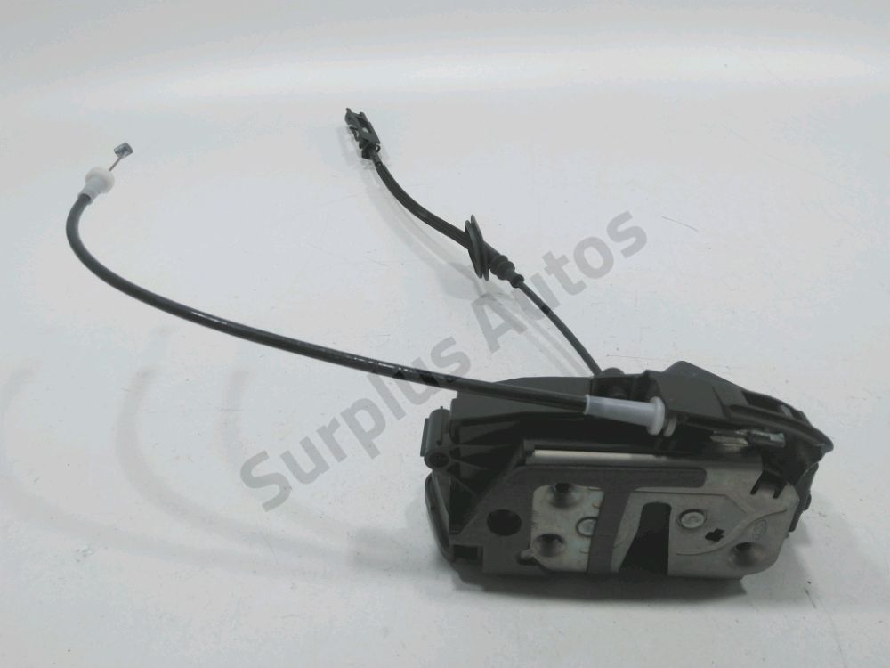 Serrure de porte avant droite