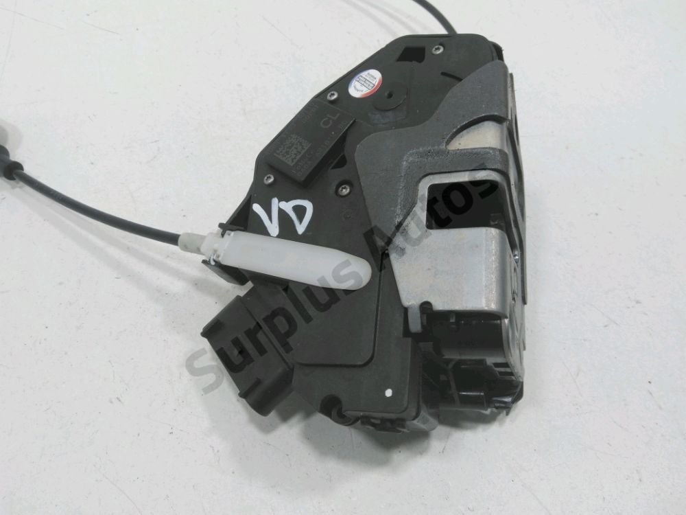 Serrure de porte avant droite