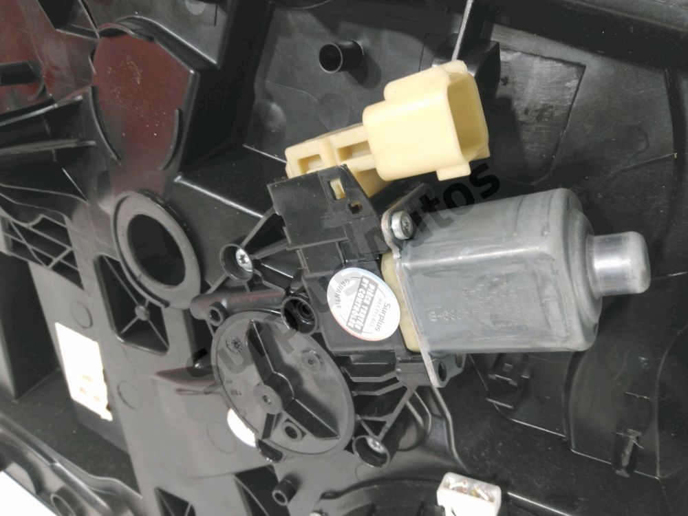 Lève-vitre électrique avant gauche