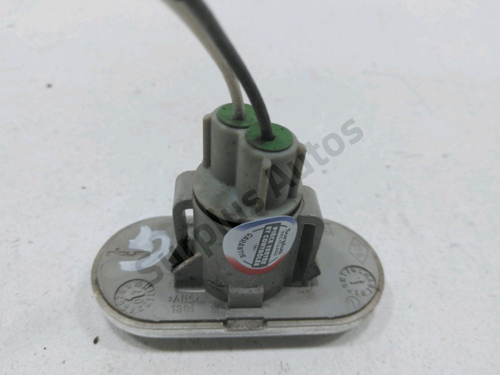 Répétiteur d'aile gauche