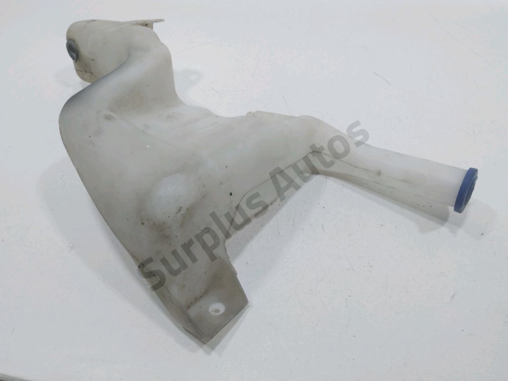 Réservoir de lave glace avant