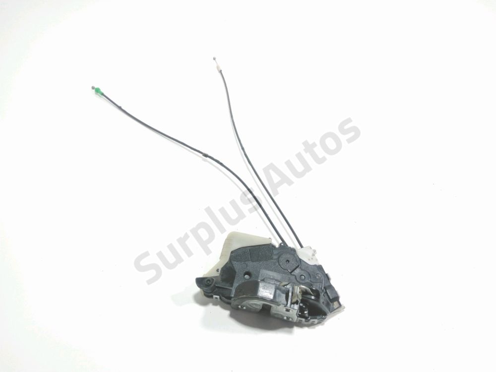 Serrure de porte avant droite