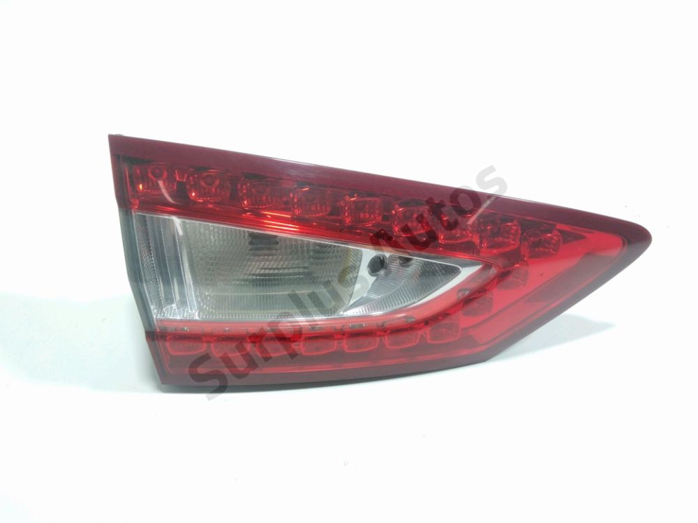 Feu arrière intérieur gauche