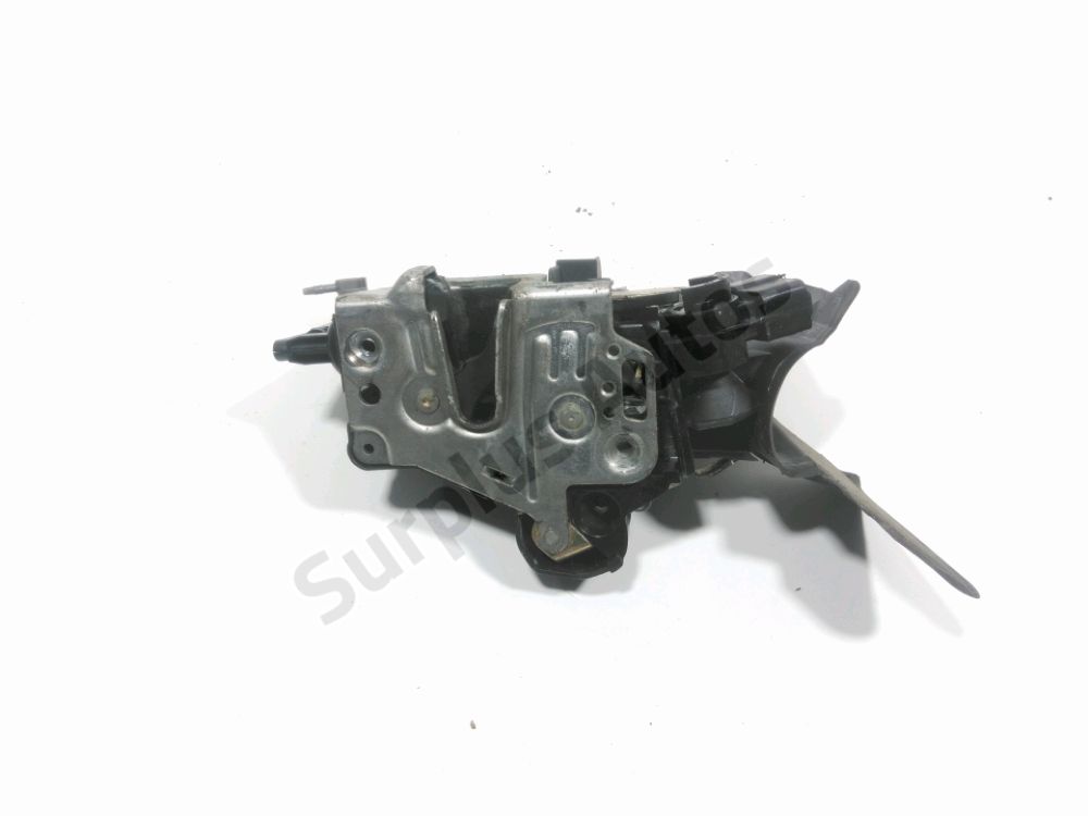 Serrure de porte avant droite