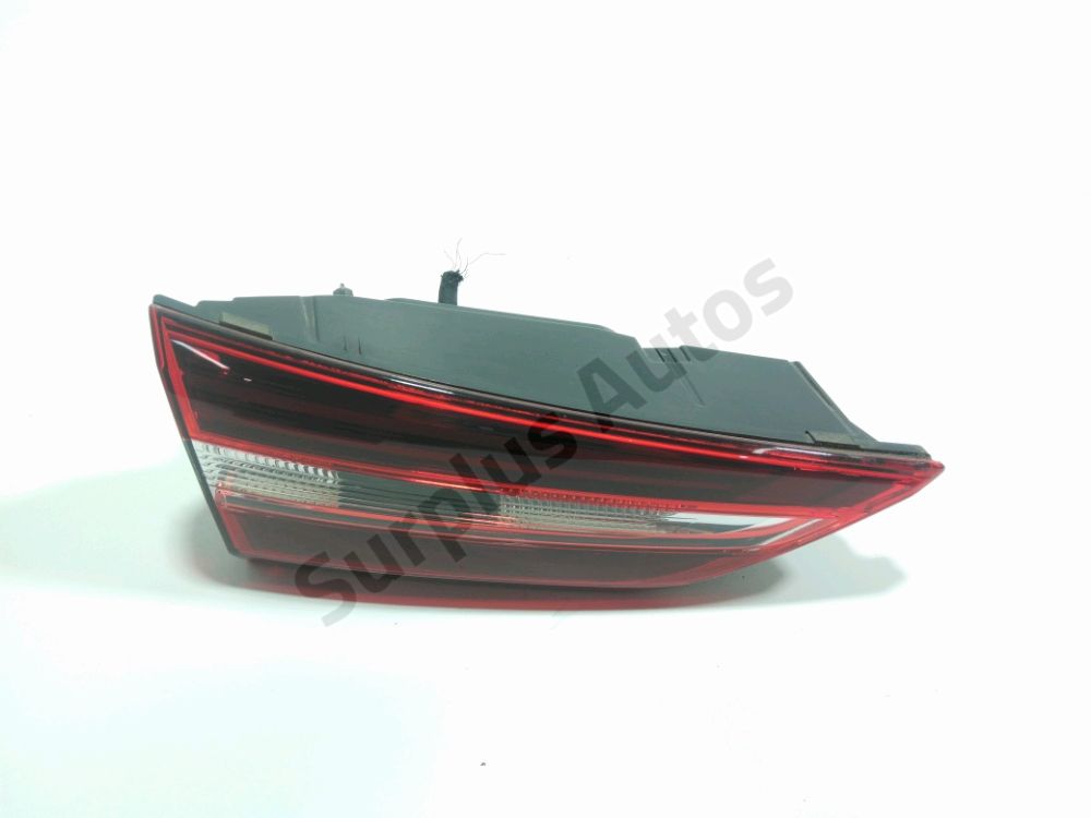 Feu arrière intérieur gauche