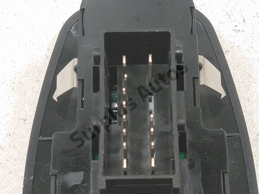 Commande lève-vitre avant gauche