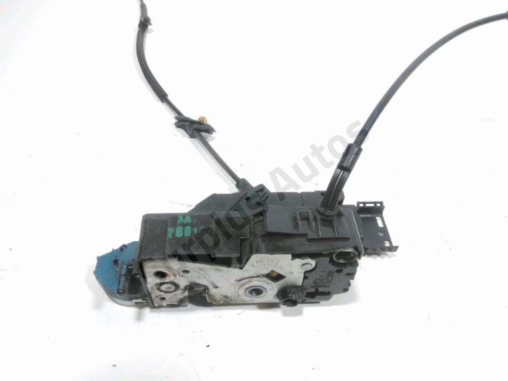 Serrure de porte avant droite