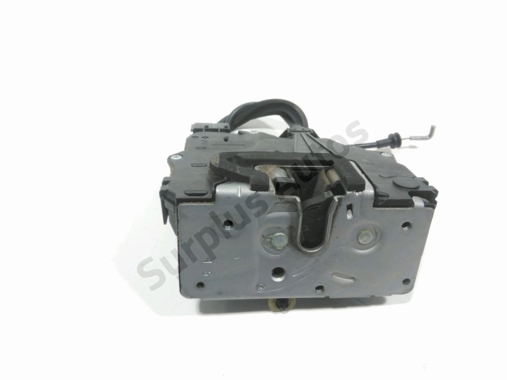 Serrure de porte avant droite