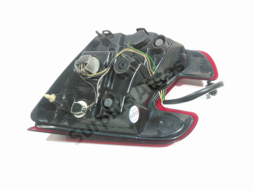 Feu arrière intérieur gauche