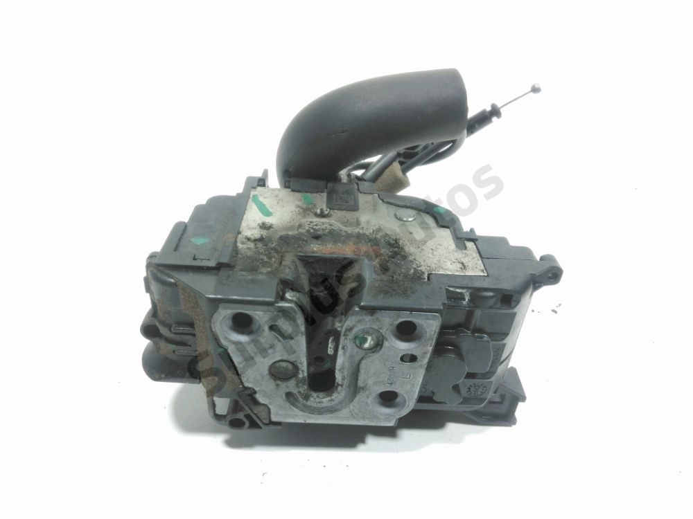 Serrure de porte avant gauche