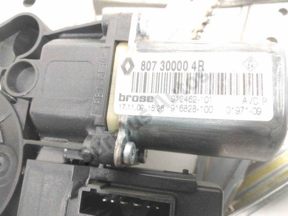 Lève-vitre électrique avant droit