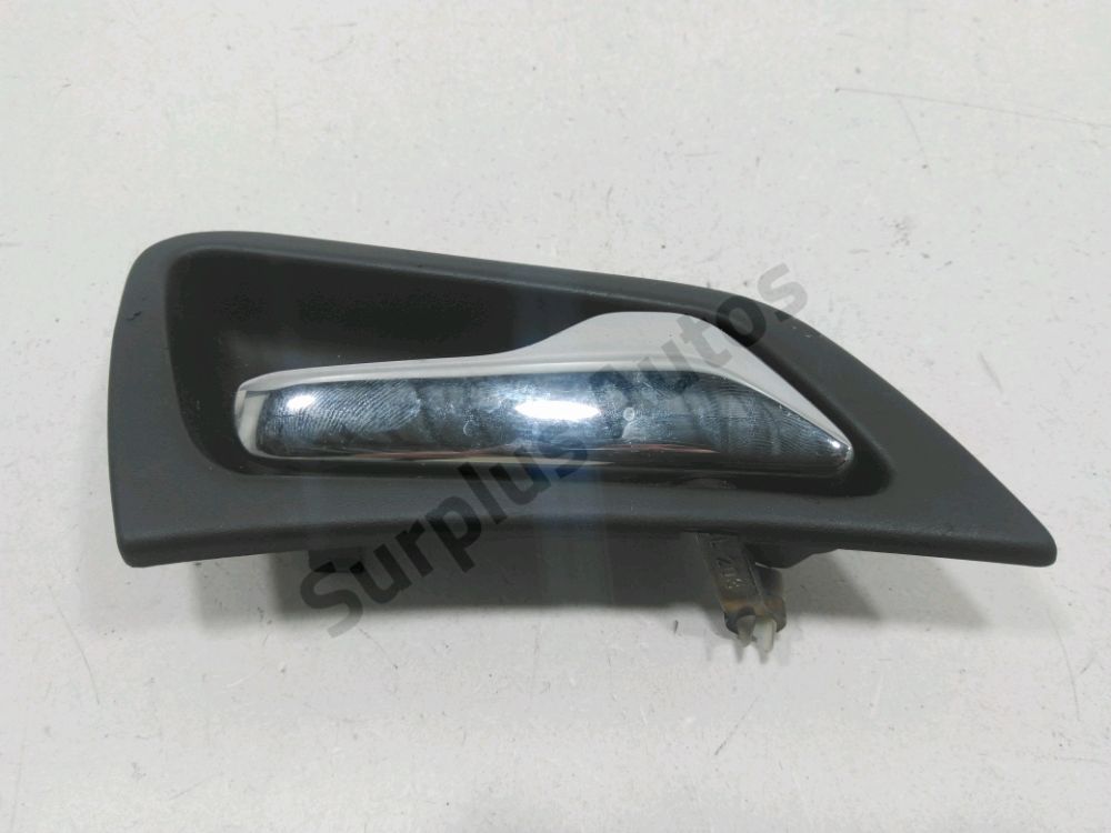 Poignee interieure porte avant droite