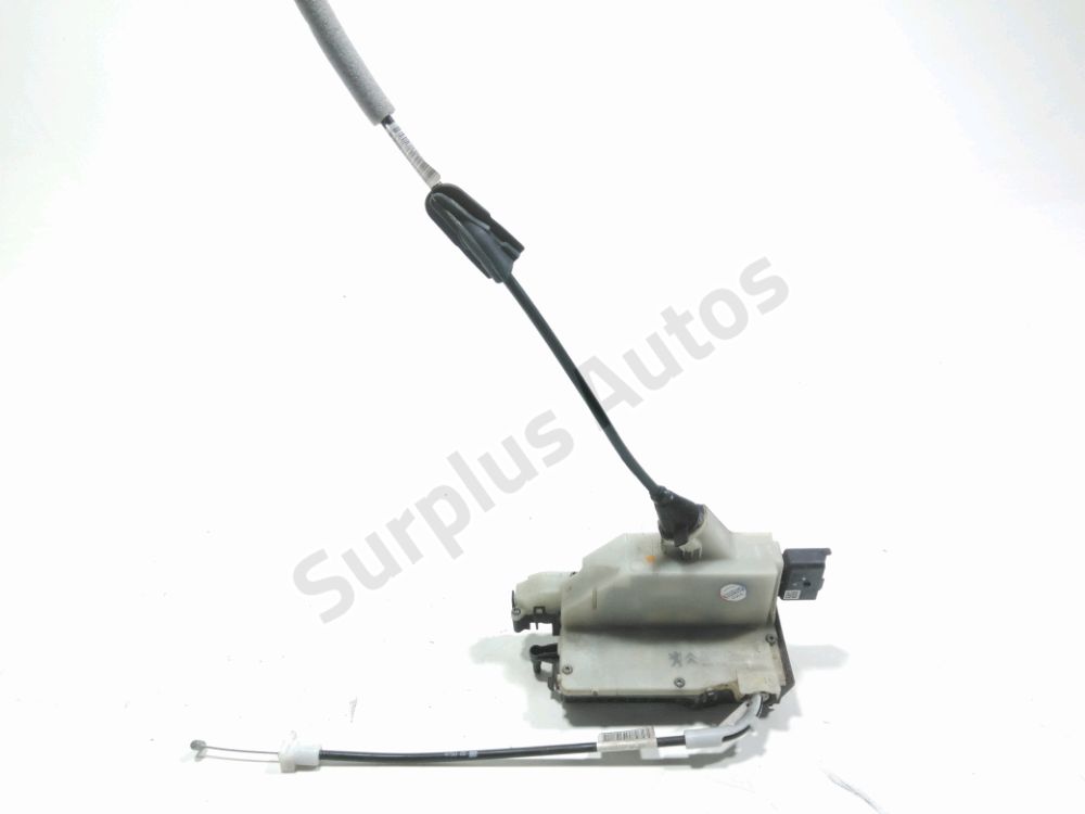 Serrure de porte avant droite