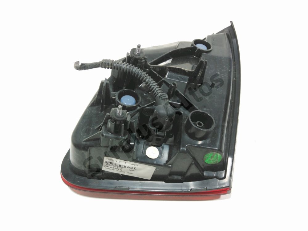 Feu arrière intérieur gauche