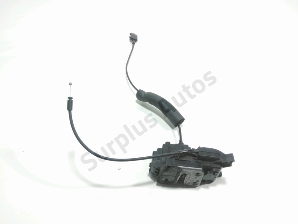 Serrure de porte avant droite