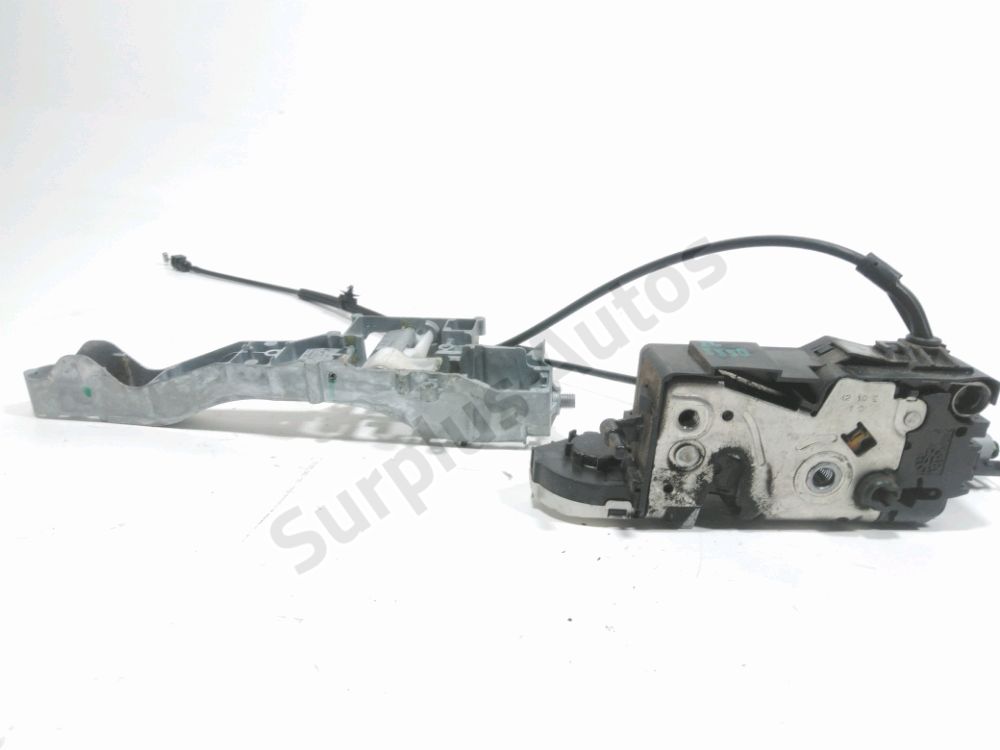 Serrure de porte avant droite