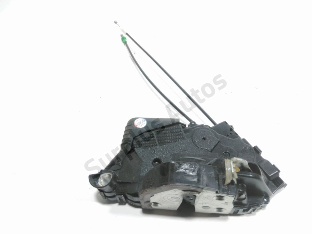 Serrure de porte avant droite