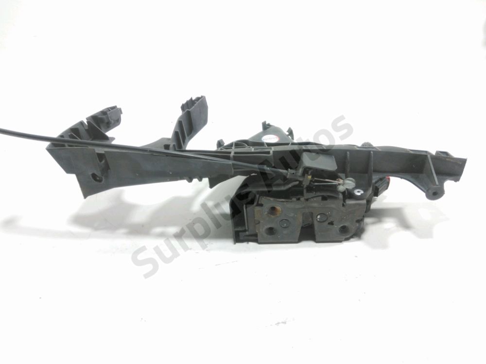 Serrure de porte avant droite