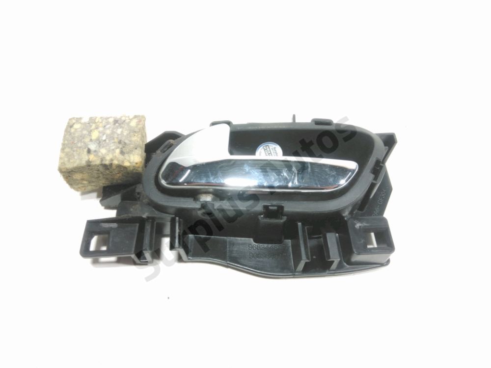 Poignée intérieure porte avant gauche