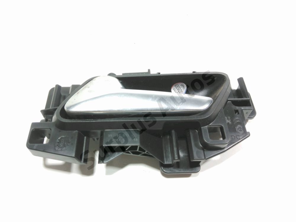 Poignee interieure porte avant gauche