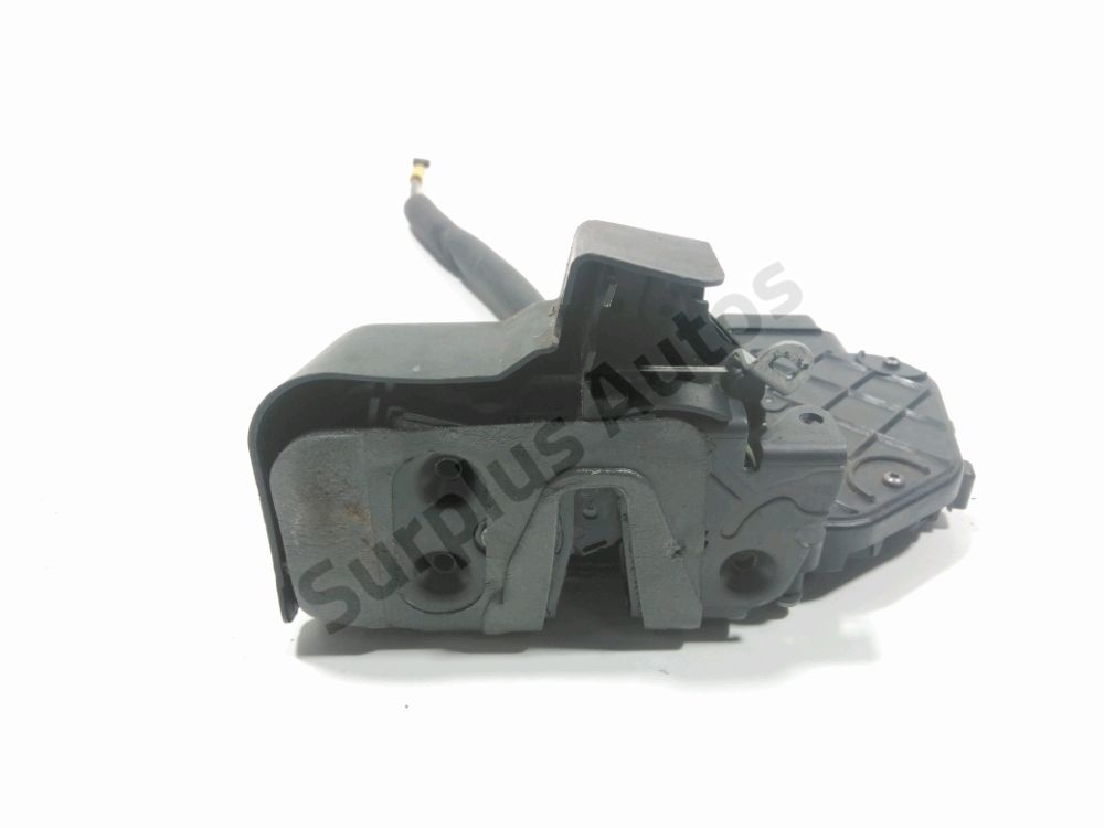 Serrure de porte avant droite