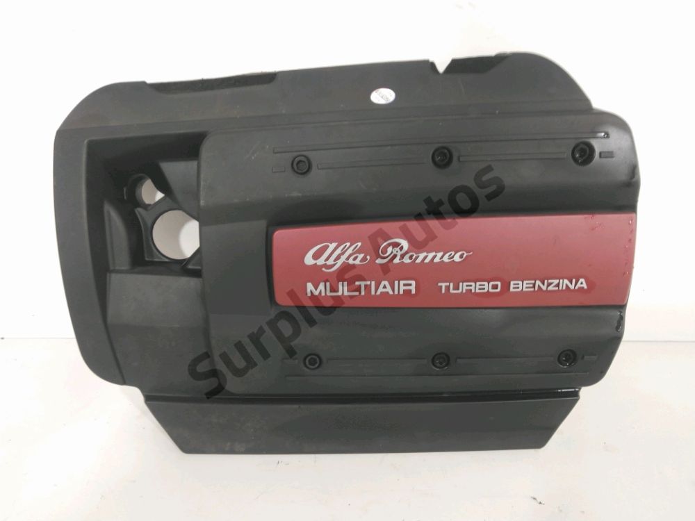 Cache moteur supérieur