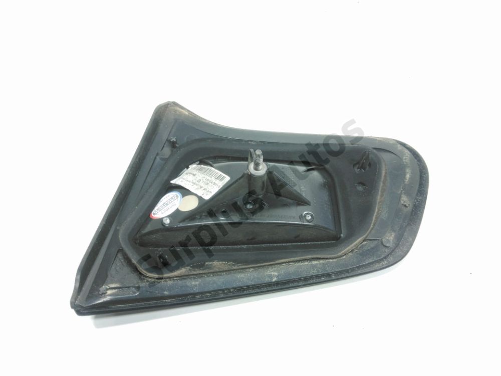 Feu arrière intérieur gauche