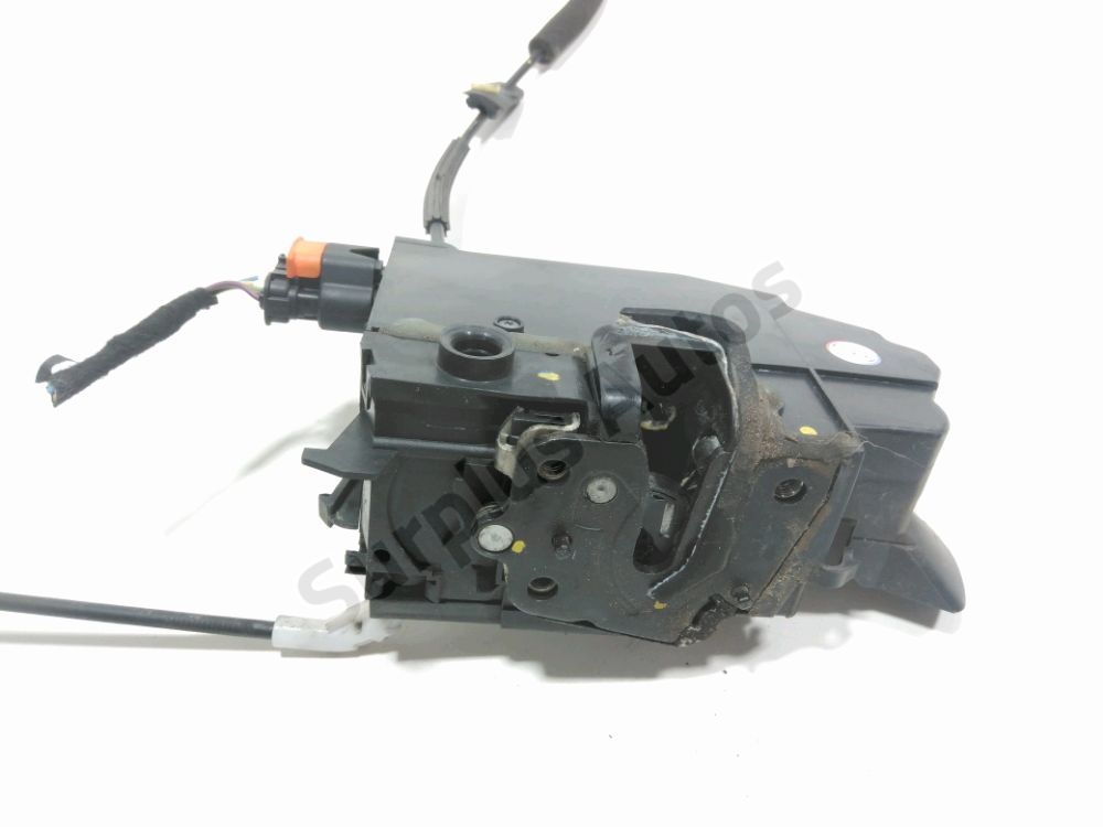 Serrure de porte avant droite