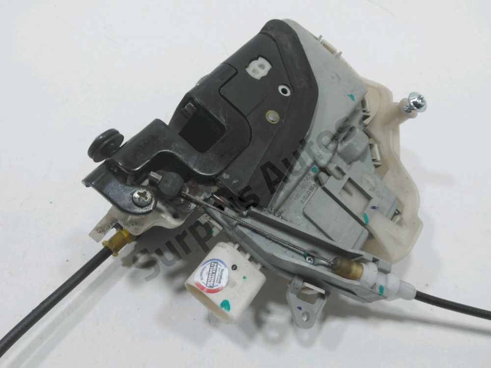 Serrure de porte avant gauche