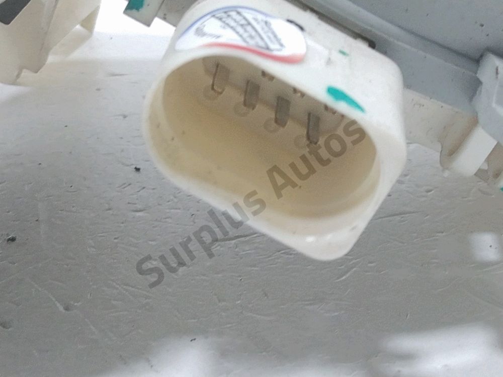 Serrure de porte avant gauche