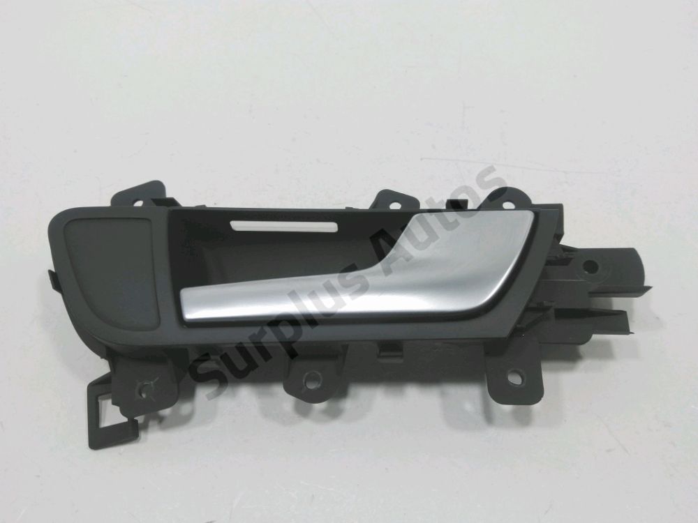 Poignee interieure porte arriere droite