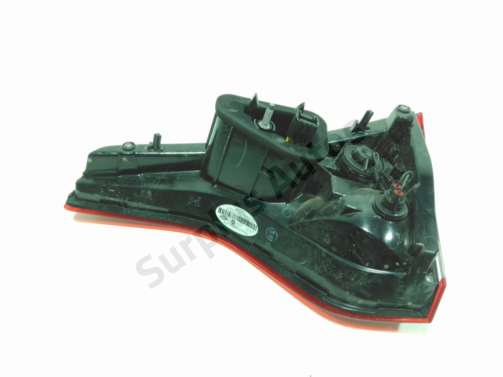 Feu arrière intérieur gauche