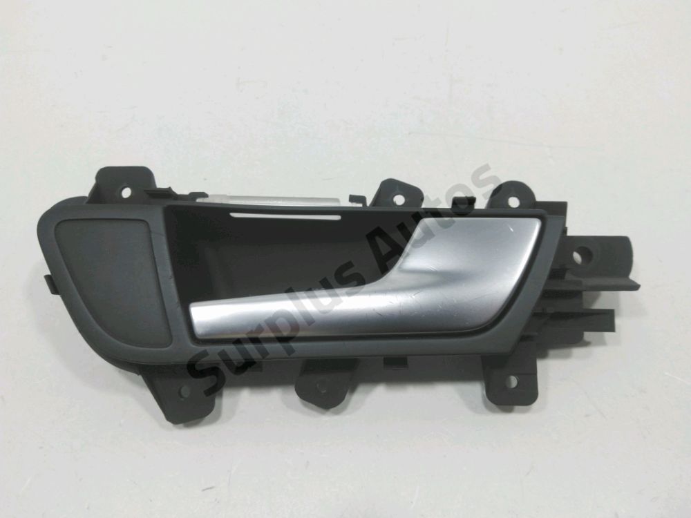 Poignee interieure porte avant droite