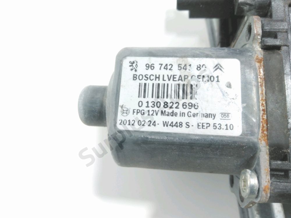 Lève-vitre électrique avant droit