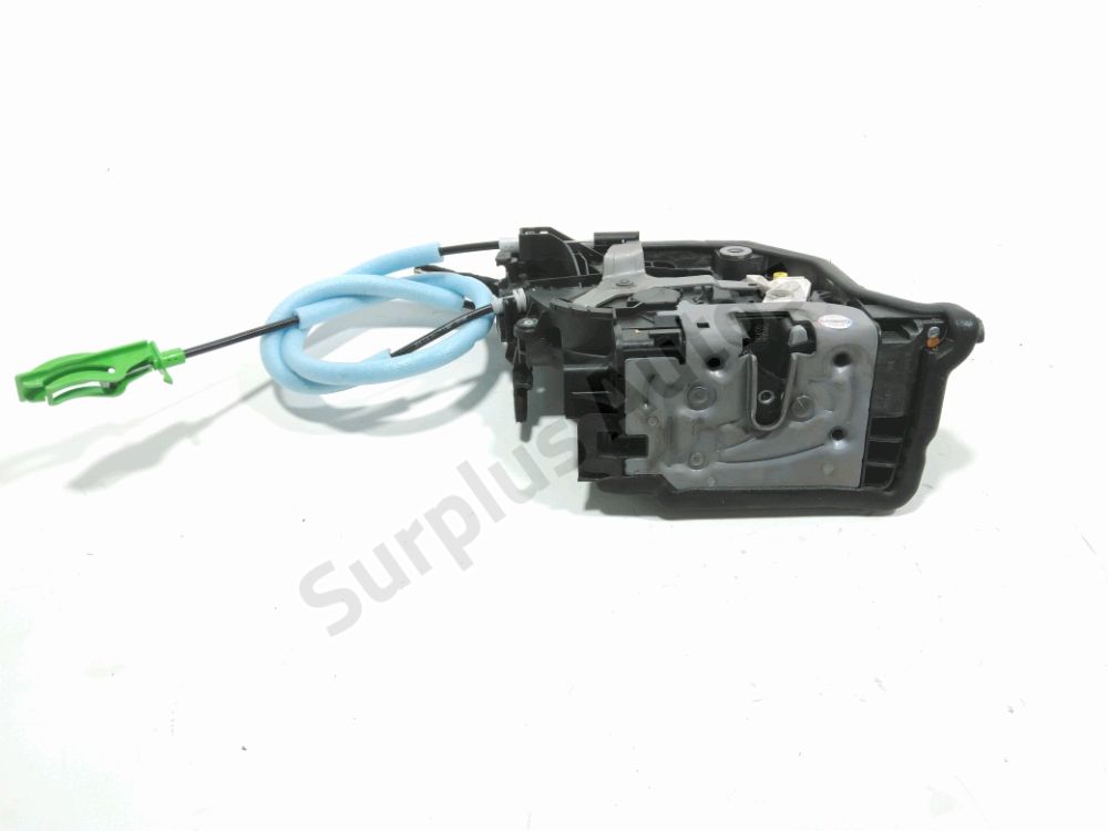 Serrure de porte avant droite