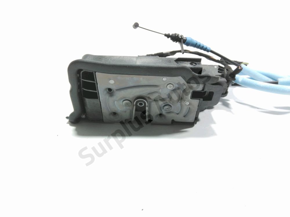 Serrure de porte avant droite