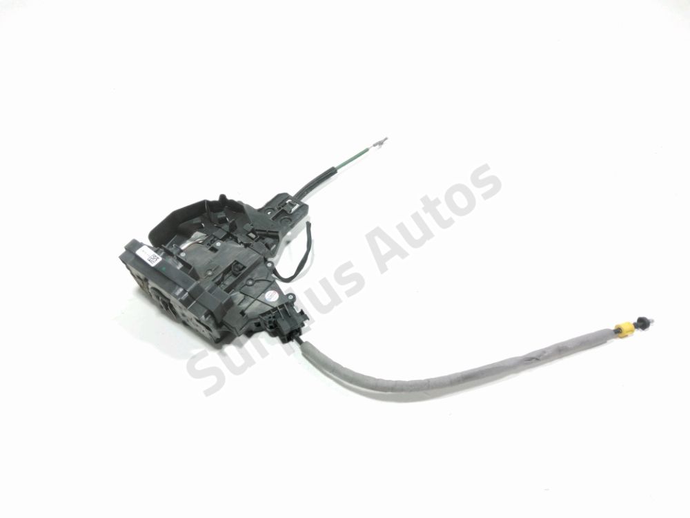 Serrure de porte avant droite