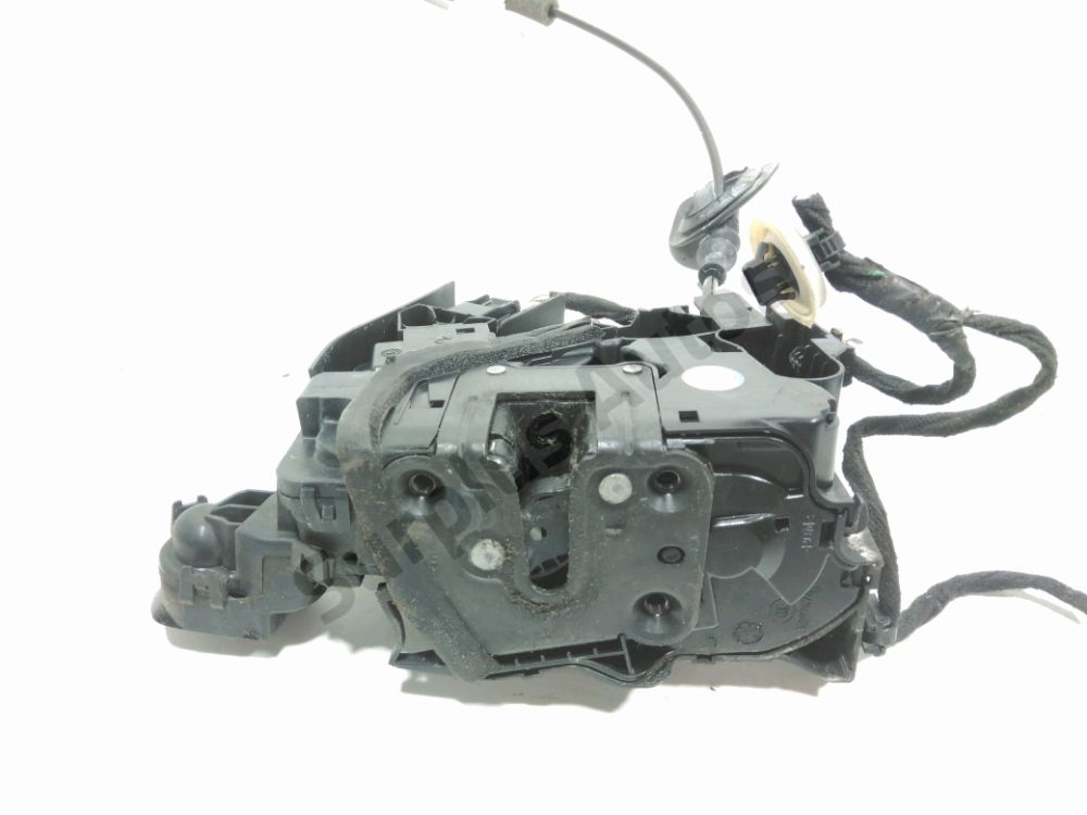 Serrure de porte avant gauche