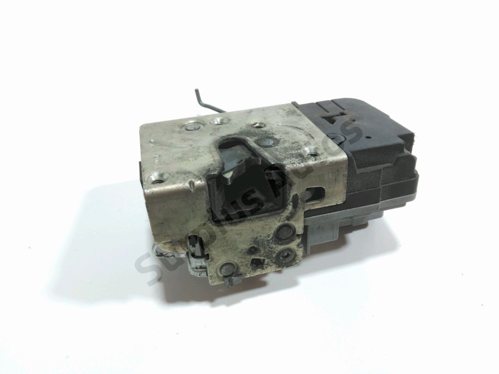 Serrure de porte avant droite